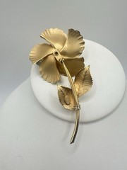 VTG Weiss Signed Gold Tone Rose Flower Brooch Pin 3.5in Estate Sale Beaded