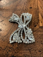 Stunning Vintage Weiss Clear Rhinestone Bow Brooch Pin Signed