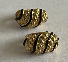 VTG Trifari Brushed Gold Tone Leaf Swirl Clip On Earrings