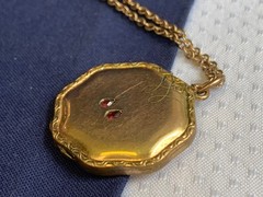 Antique Gold Plated Speidel Locket Necklace Jewelry 17.5″ Amethyst Color *READ*