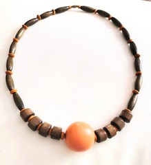 Vintage 20″ Lightweight Wood Necklace W/Orange Pendant 1970s Retro Nylon Strung