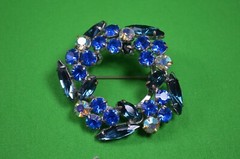 Vintage Blue Wreath Rhinestone Brooch W/ Irredescent Stones,Pin,M30