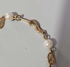 Vintage Gold Tone 7″ Bracelet With Medallions And Faux Pearls