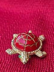 Vintage Unique Gold Toned Red Shell Green Eyed Turtle Pin Brooch