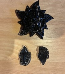 Black Filigree Vintage Flower Brooch Pin & Matching Clip-on Earrings Jewelry Set