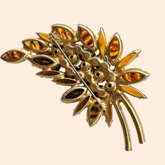 BOOK PIECE JULIANA D&E TORTOISE STRIPED RHINESTONE BEADS CHA CHA LEAF BROOCH