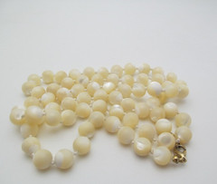 Vintage Mother of Pearl Iridescent 10mm Knotted White Beige Necklace 32 In