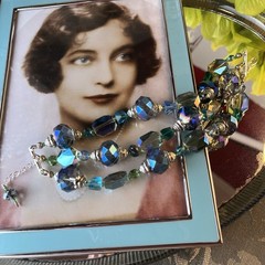 Vtg 1960’s 3-Strand Crystal Lucite Bracelet – Sz 8”-9” – Blue & Silvertone