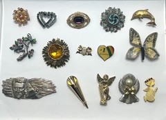 Your Choice — Vintage Brooch Trifari Regency JJ ++ Unmarked Jewelry