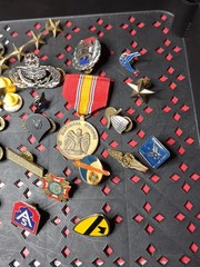 Lot Over 40 Pins Mostly Military Pins Militaria Lot AAB 16