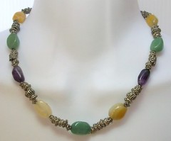 VINTAGE NECKLACE NATURAL STONES GREEN PURPLE CREAM SILVER TONE METAL