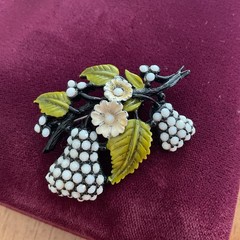 Vintage Hollycraft Milk Glass Rhinestone PEAR FRUIT Enameled Jappaned Brooch