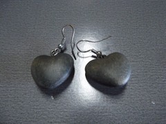 1 Pair Old .75″in Dangler Wood Hearts grayish Black