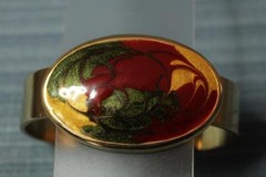 Vintage Push On Bracelet Enamel Flower & Leaves Oval Disc in Gold Tone VGC 38