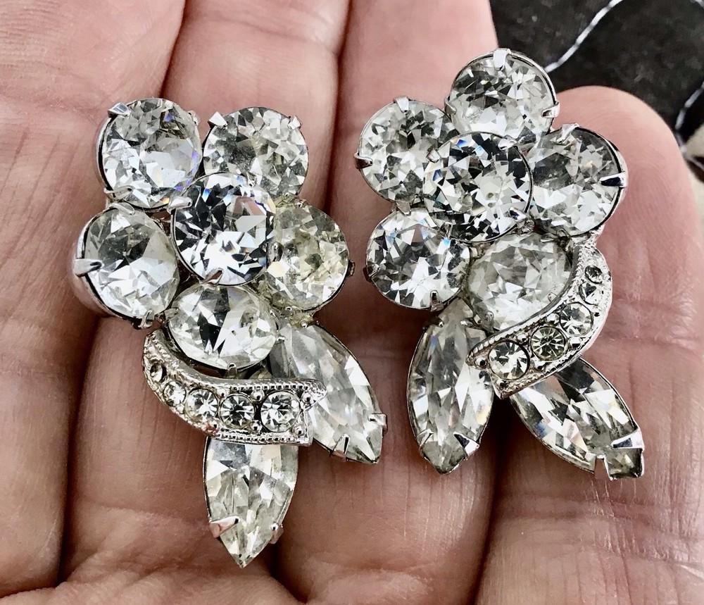 VINTAGE WEISS SIGNED CLEAR RHINESTONE EARRINGS BB5