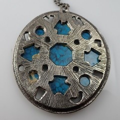 Vintage Southwest Simulated Howlite Oversized Silver Tone Pendant 24″ Necklace