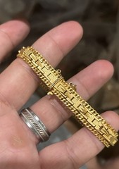 Vintage bracelet Gold tone Bricks Link bracelet Safety chain Lazer cut 7 1/2”