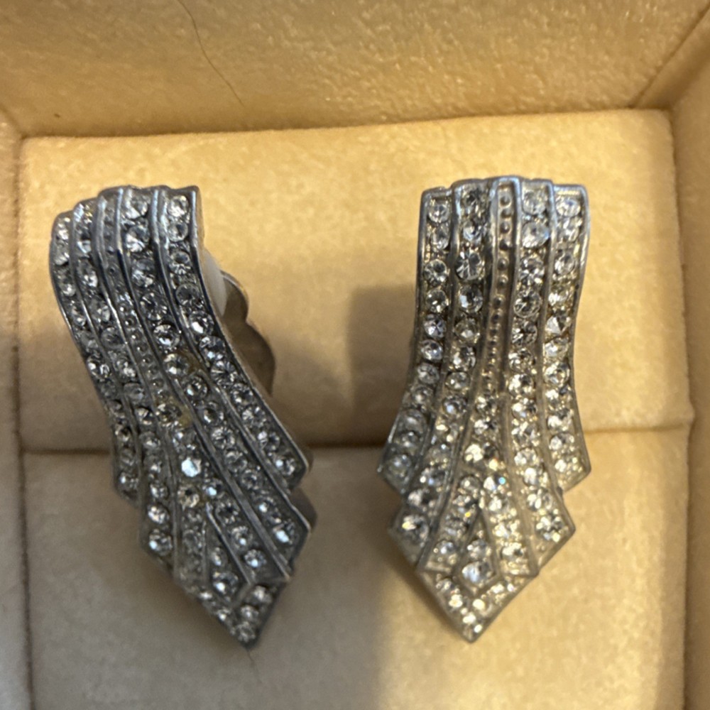 Vintage Silver Tone Rhinestone Pavé Clip-On Dangle Drop Earrings Round Clear
