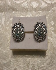 Vintage Leaf design stud earrings