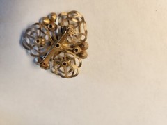 Blue/Clear Crystals Rhinestones Gold Tone Flower Vintage Brooch Pin 1 1/2” B26