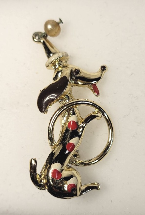 Dog Dachshund Jumping Through Hoop Circus Vintage Brooch Pin Pendant No Brand