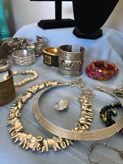 1/2 Pound Vintage To Modern COSTUME JEWELRY Lot. All Wearable!! Beautiful Pieces
