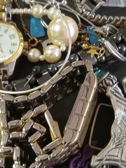Vintage Mixed Lot Brooches & Pins, Metal Multicolor Costume Jewelry Watches