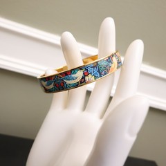 Metropolitan Museum of Art bracelet William Morris Strawberry Thief gold plated