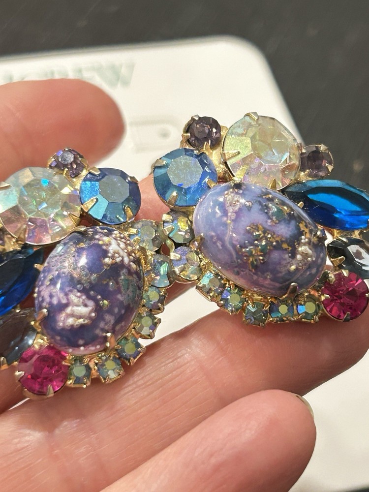 JULIANA D&E STIPPLED EASTER EGG RHINESTONE Earrings Book Piece