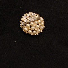 Vintage Trifari 1950s pearl and marquise clear rhinestone gold brooch 1.25″