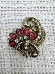 Vintage 40’s Pot Metal Cast Rhinestone Swirl Pink Brooch 1.5”