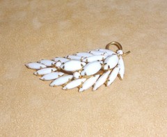 Beautiful D&E White Milk Glass Pin w/ Long, Thin Navettes by Juliana Jewelry
