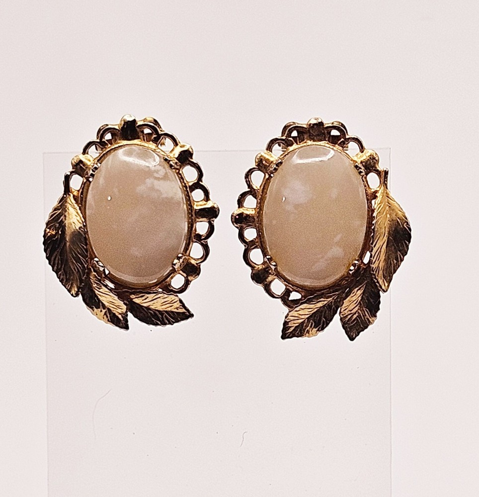 JJJ 12k gf antique clip on earrings w/ leaf design