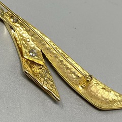 Tona Vintage Brooch Pin Shiny Matte Gold Tone Long Curved Ribbon Abstract 4″