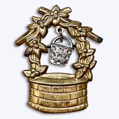 Vtg Gold Tone Wishing Well Brooch Dangling Bucket Garden Flowers Lapel Pin Retro