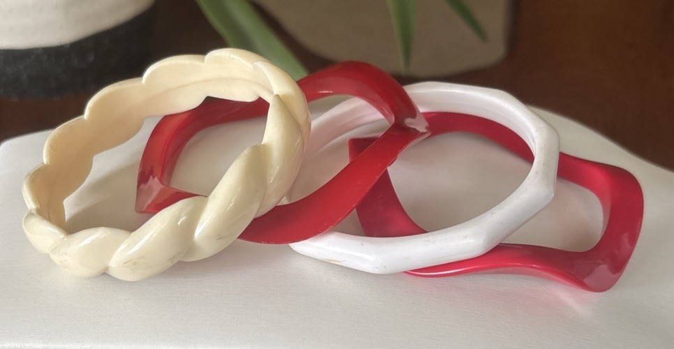 Vintage Red & White Plastic Bangle Bracelets Lot of 4 Assorted Shapes 80’s Retro