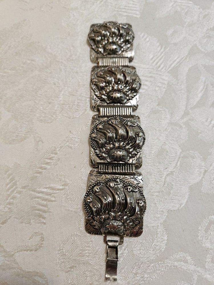 Vintage Silver Tone Ornate 4 Panel Bracelet 1950-1960 Era 6 1/2″ Long