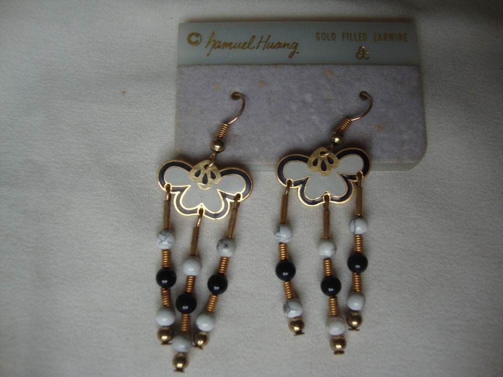 VINTAGE SAMUEL HUANG CLOISONNE RETRO ABSTRACT CHERRY BLOSSOM BLACK WHITE EARRING