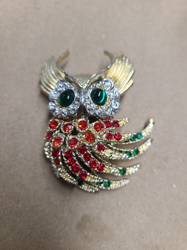 Gold Tone Owl Brooch