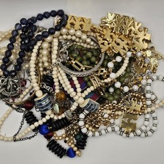 1 Pound VTG To Modern FASHION JEWELRY Lot Wearable Reuse Resell See Description