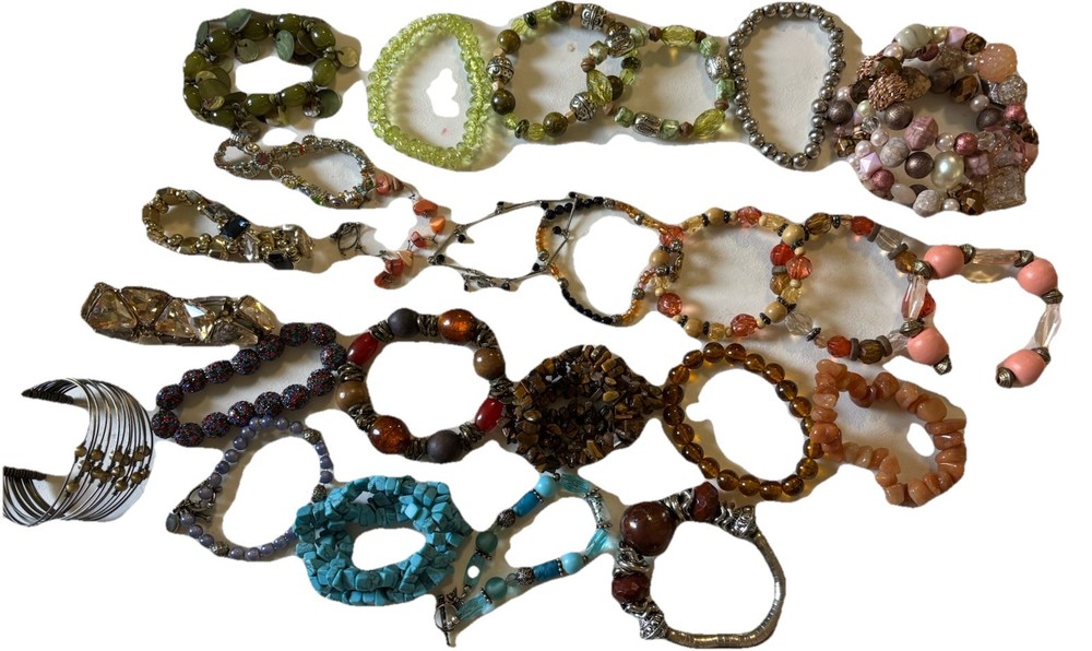 Lot Of 25 Vintage Bracelets, Precious Stones, Glass, Crystal, Silvertone Metal