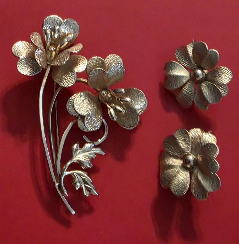 Vintage Silver Tone Floral Brooch Pin & Clip Earrings Flowers