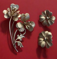 Vintage Silver Tone Floral Brooch Pin & Clip Earrings Flowers