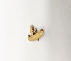 1921 PAYTON PEPPER CO. BIRMINGHAM 9K SOLID GOLD N.A. INDIAN ROWING A CANOE CHARM