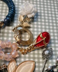 Vintage To Now Tangled Costume Jewelry Lot Mixed Gold Silver Tone Unsearched 2LB