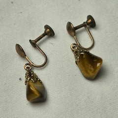 Vintage Tiger’s Eye Dangle Drop Earrings Gold Brown Screw Back Irregular Stone