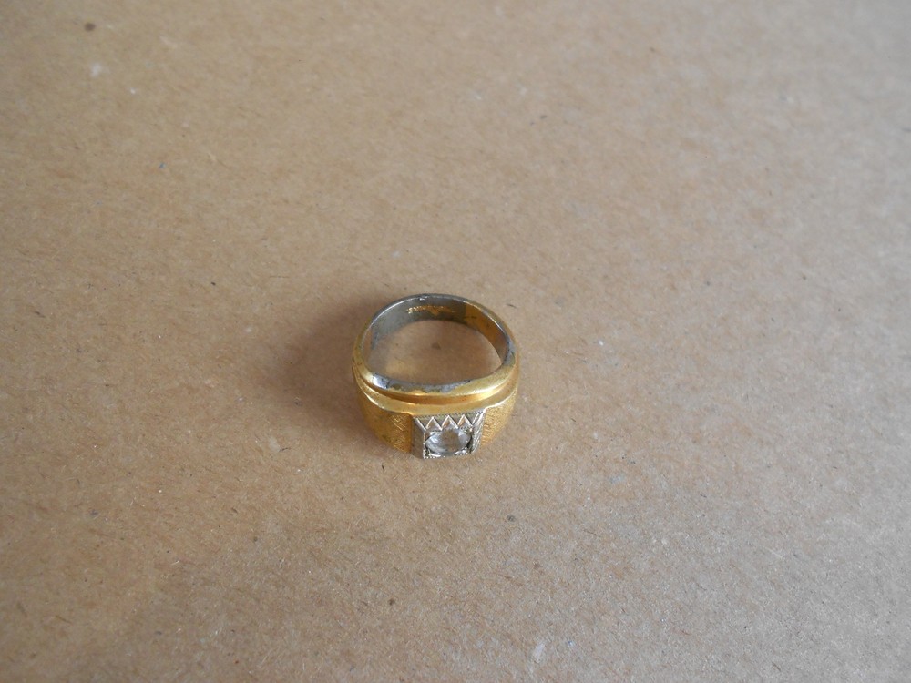 HGE Mens Vintage Ring Yellow Gold Plated With A Simulated Diamond Size 9.5 Ring