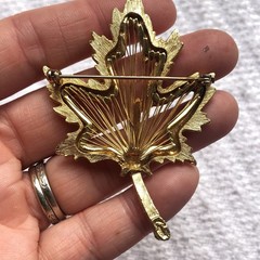 Maple Leaf Brooch Capri Gold Tone Filigree Center Mid Century Lapel Pin Pinback