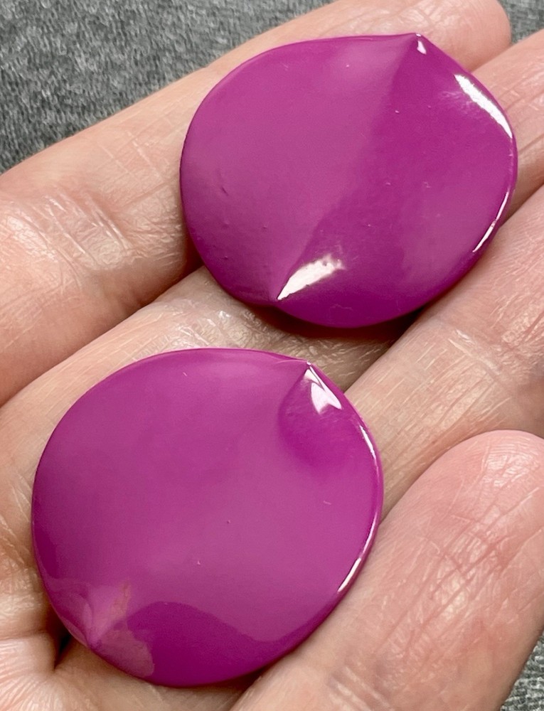 Vintage 1.1” Purple Round Wavy Abstract Enameled Metal Earrings