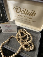 VINTAGE MALLORCA PEARL NECKLACE 14K G.F. CLASP 30 IN. 5MM PEARLS FROM DELTAH/BOX